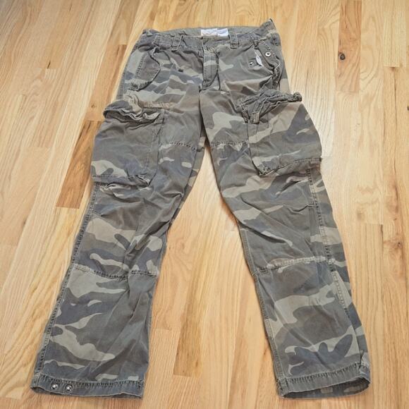 GAP Other - Gap Loose Fit men's camouflage cargo pant size 29